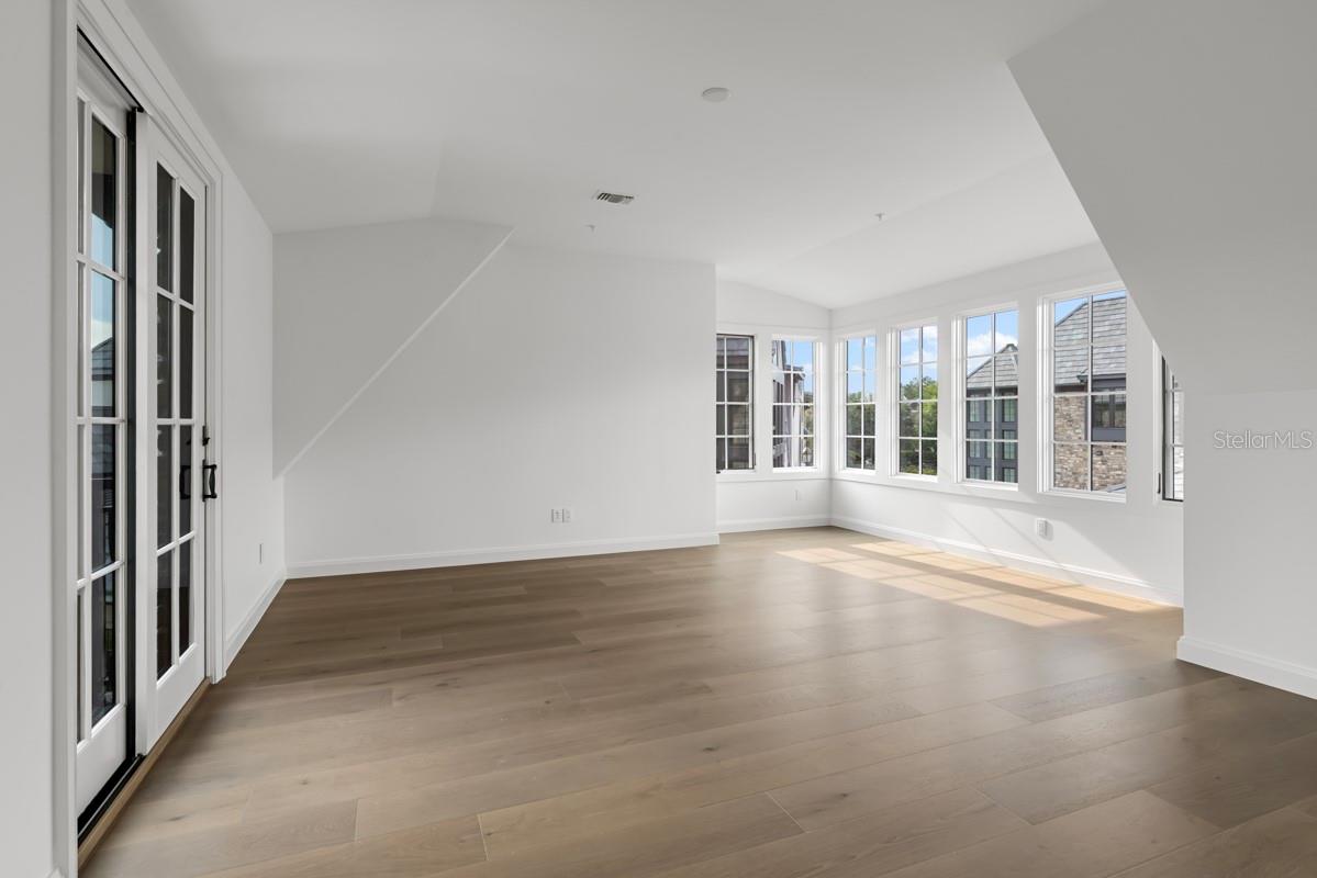 GOLDEN OAK FLORIAN PARK CONDOMINIUM - Residential