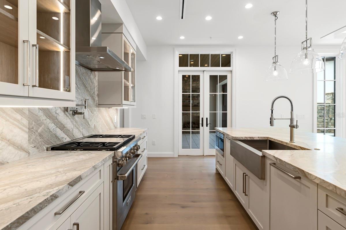 GOLDEN OAK FLORIAN PARK CONDOMINIUM - Residential