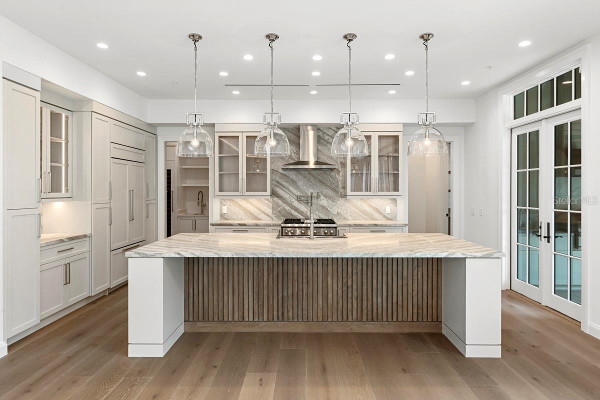 GOLDEN OAK FLORIAN PARK CONDOMINIUM - Residential