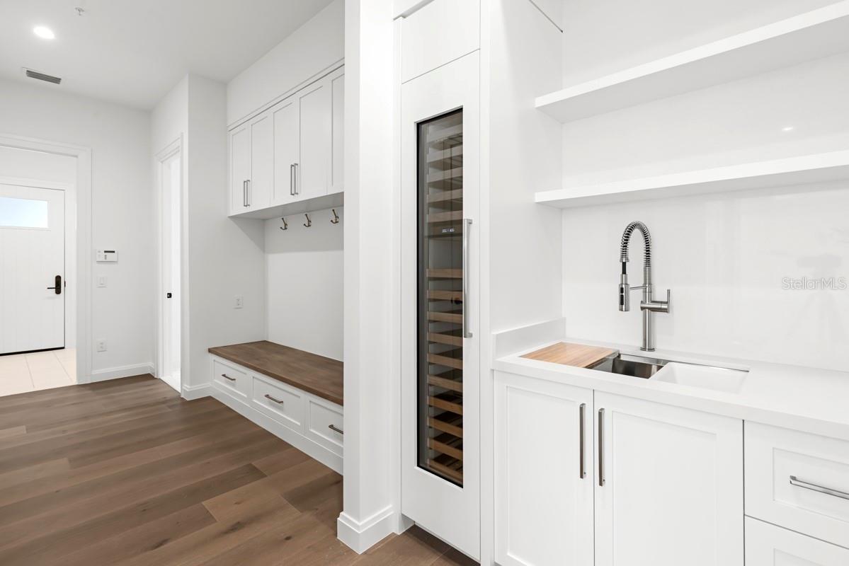 GOLDEN OAK FLORIAN PARK CONDOMINIUM - Residential