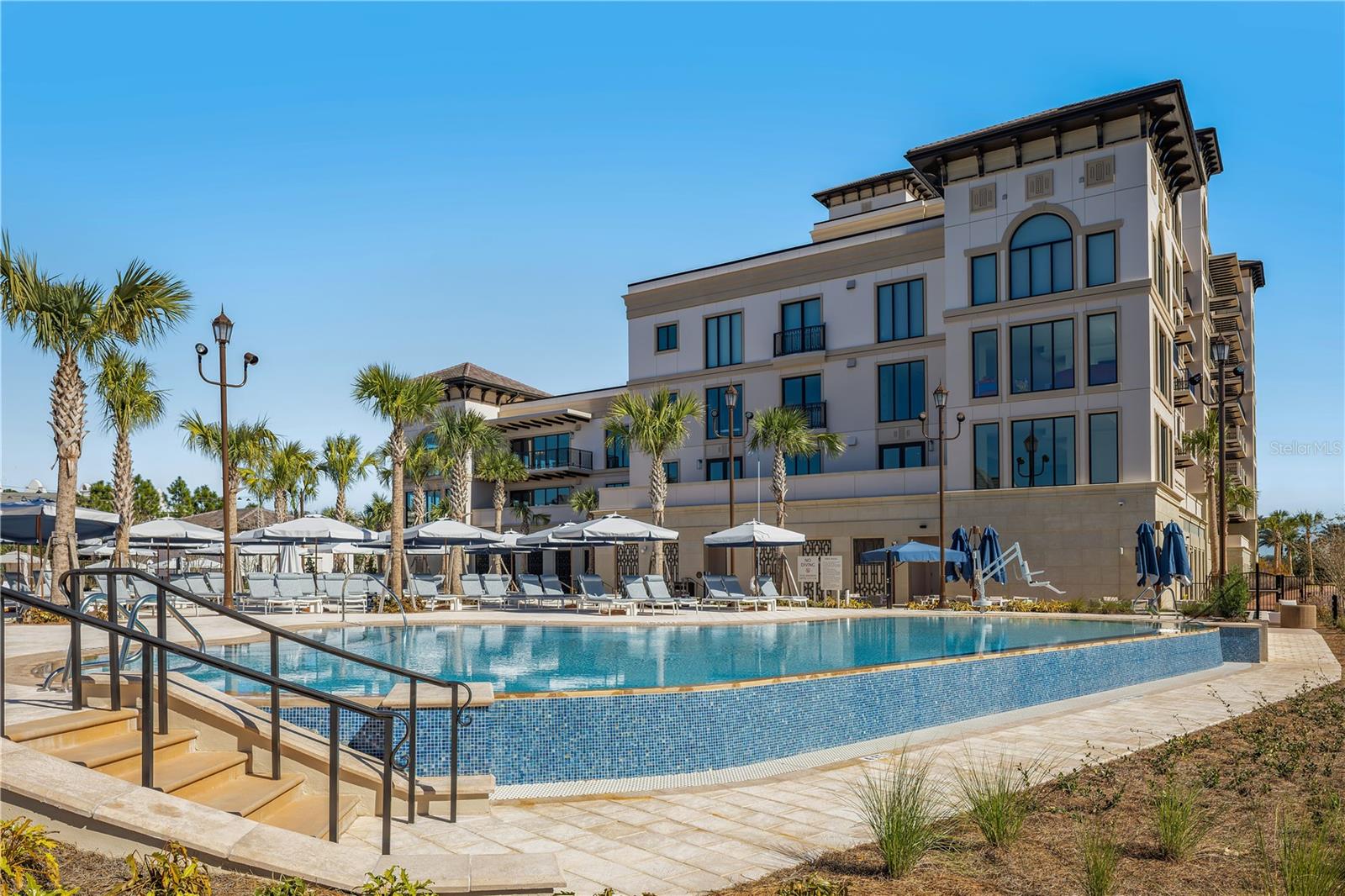 GOLDEN OAK FLORIAN PARK CONDOMINIUM - Residential