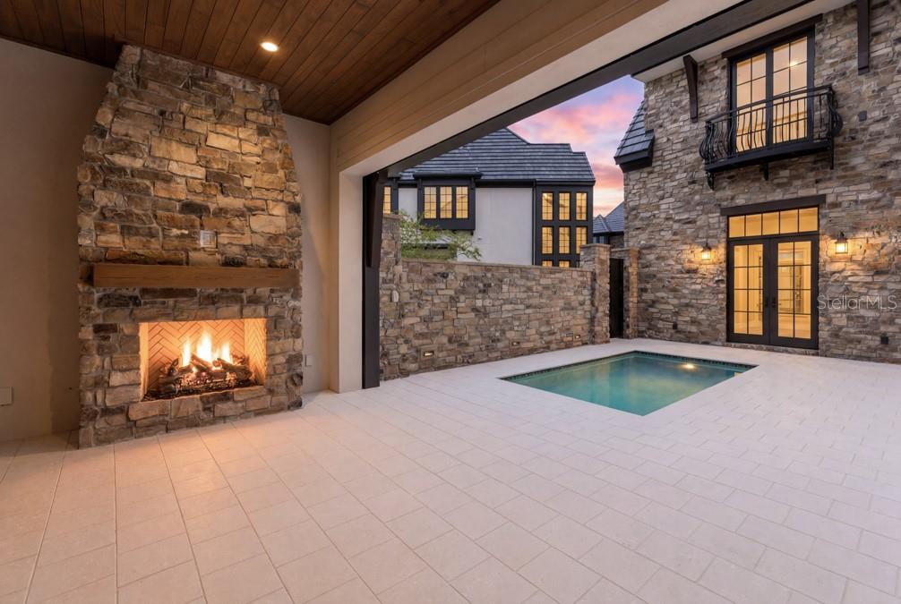 GOLDEN OAK FLORIAN PARK CONDOMINIUM - Residential