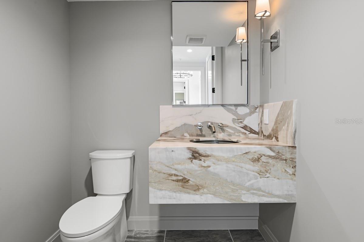 GOLDEN OAK FLORIAN PARK CONDOMINIUM - Residential
