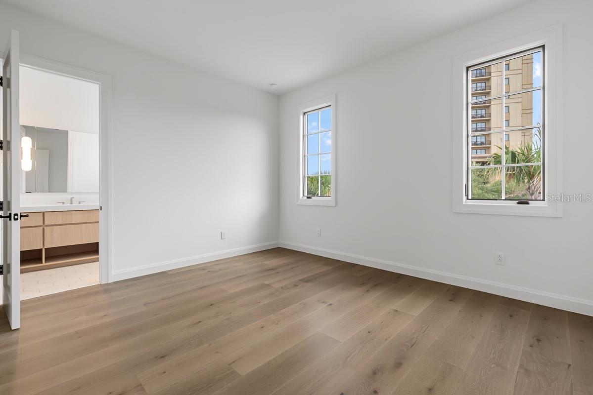 GOLDEN OAK FLORIAN PARK CONDOMINIUM - Residential