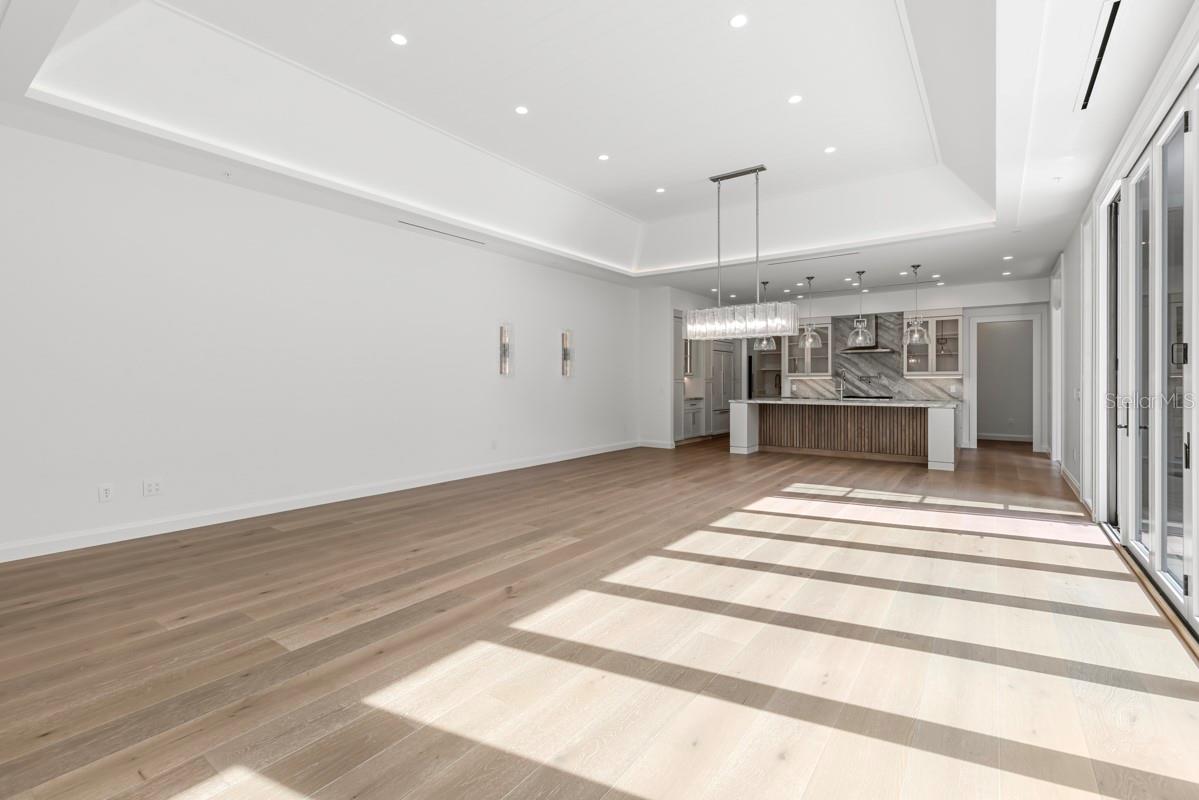 GOLDEN OAK FLORIAN PARK CONDOMINIUM - Residential