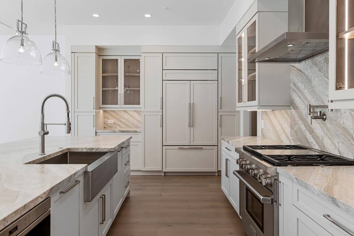 GOLDEN OAK FLORIAN PARK CONDOMINIUM - Residential