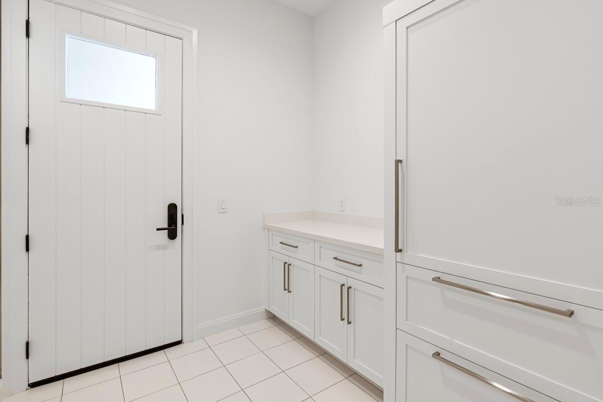GOLDEN OAK FLORIAN PARK CONDOMINIUM - Residential