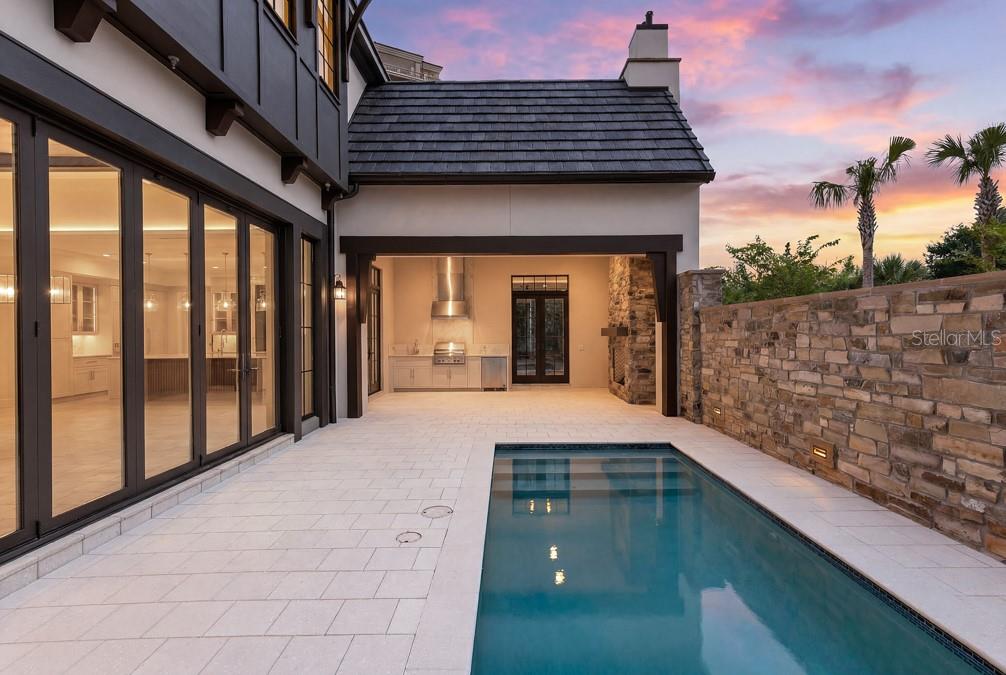 GOLDEN OAK FLORIAN PARK CONDOMINIUM - Residential