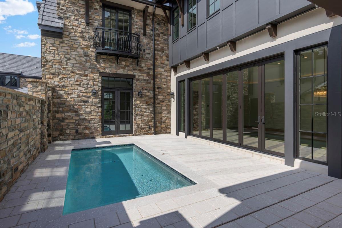 GOLDEN OAK FLORIAN PARK CONDOMINIUM - Residential