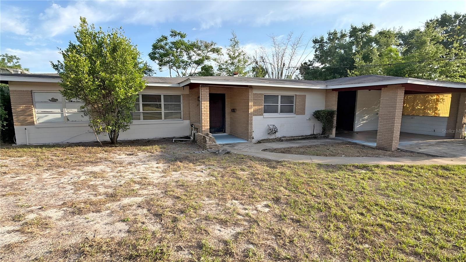Don't miss this 3-bedroom 3 bath block home featuring a huge backyard and inground pool. Plenty of outdoor space to let your imagination run wild.