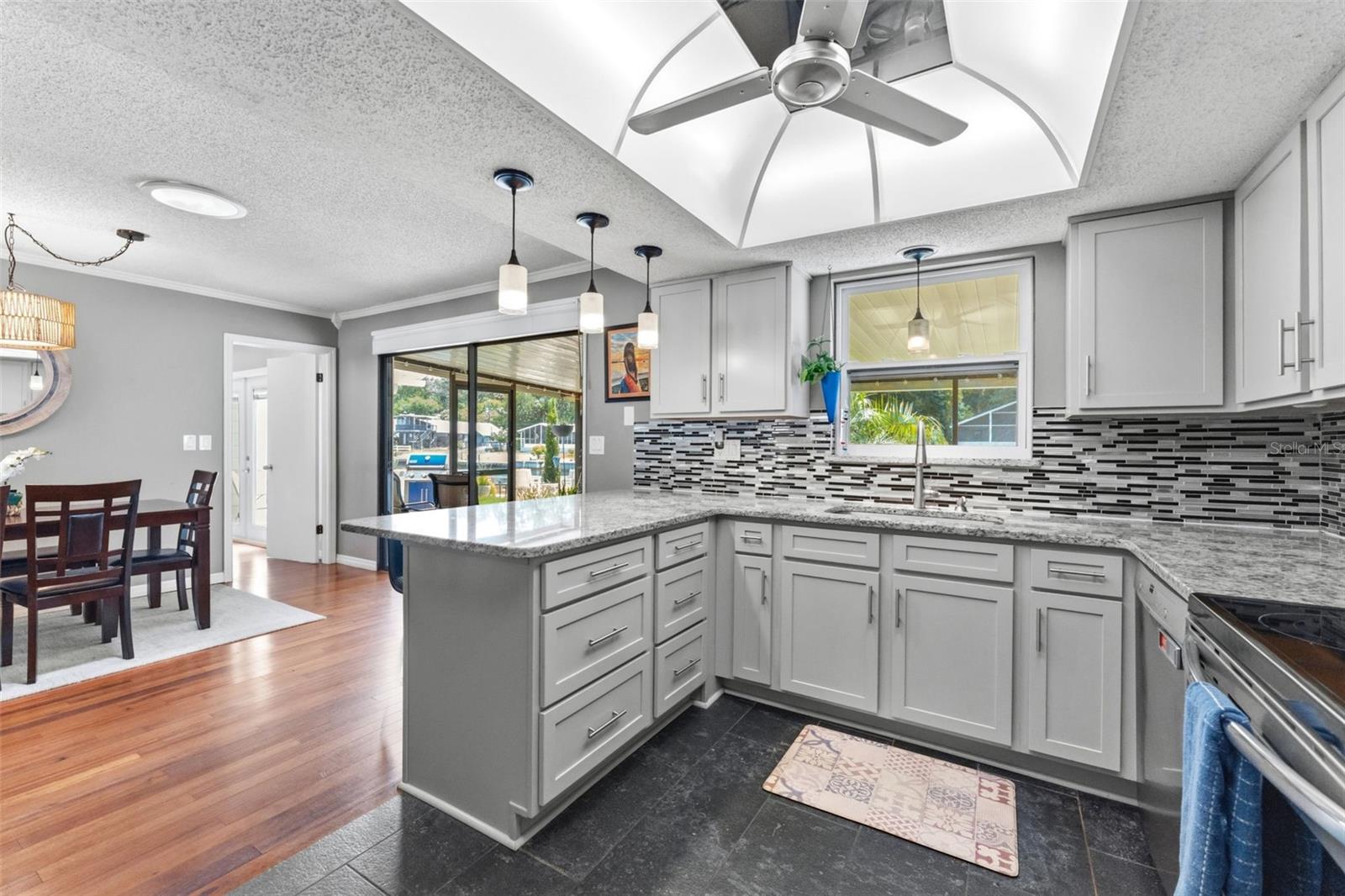 WEEKI WACHEE RIVER RETREATS - Residential