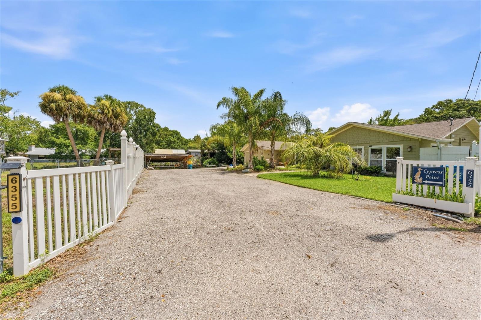 WEEKI WACHEE RIVER RETREATS - Residential