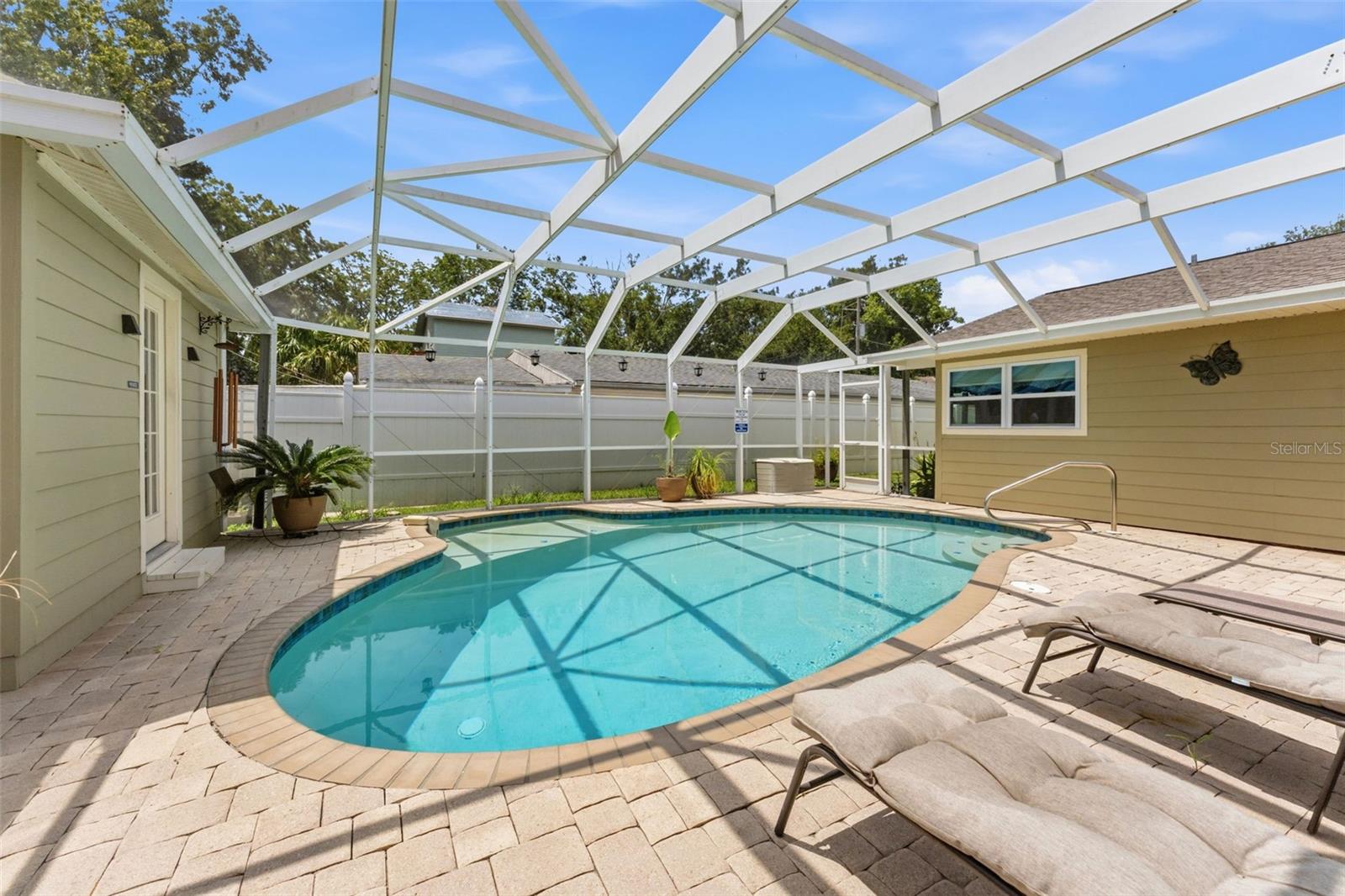 WEEKI WACHEE RIVER RETREATS - Residential