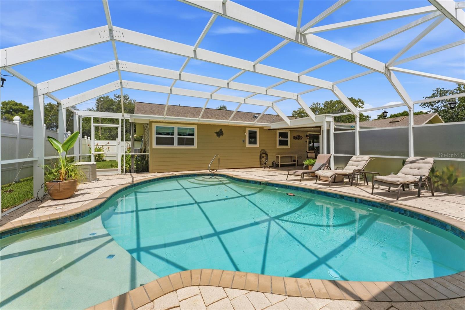 WEEKI WACHEE RIVER RETREATS - Residential