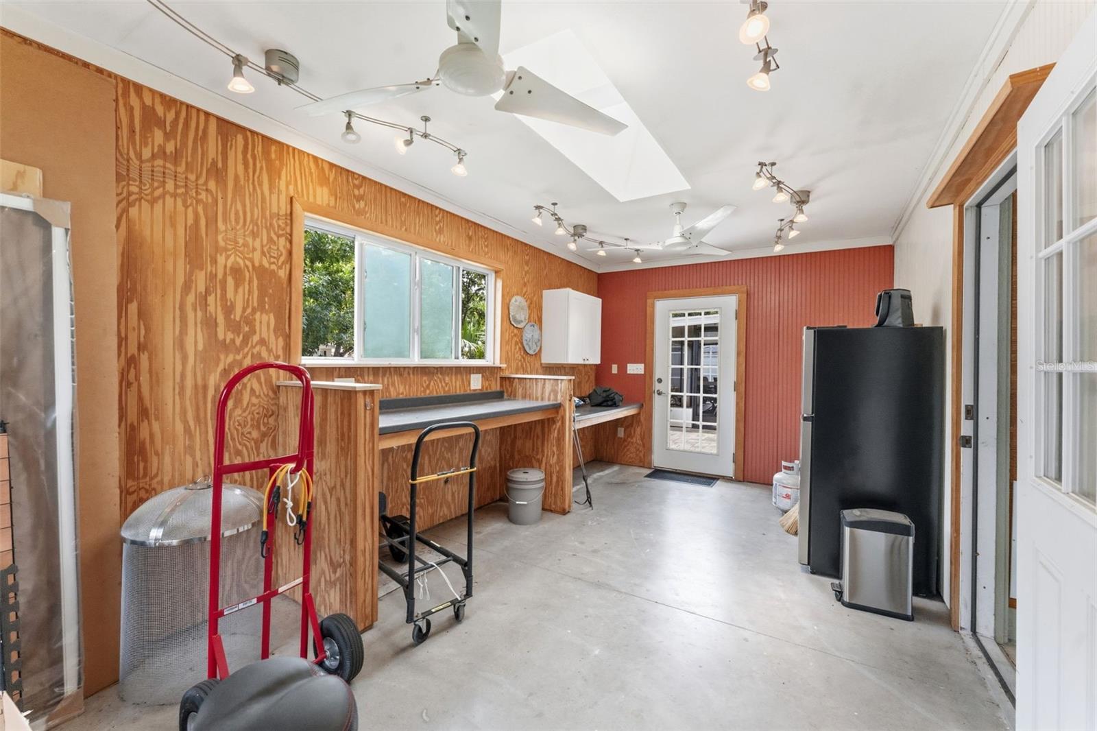 WEEKI WACHEE RIVER RETREATS - Residential
