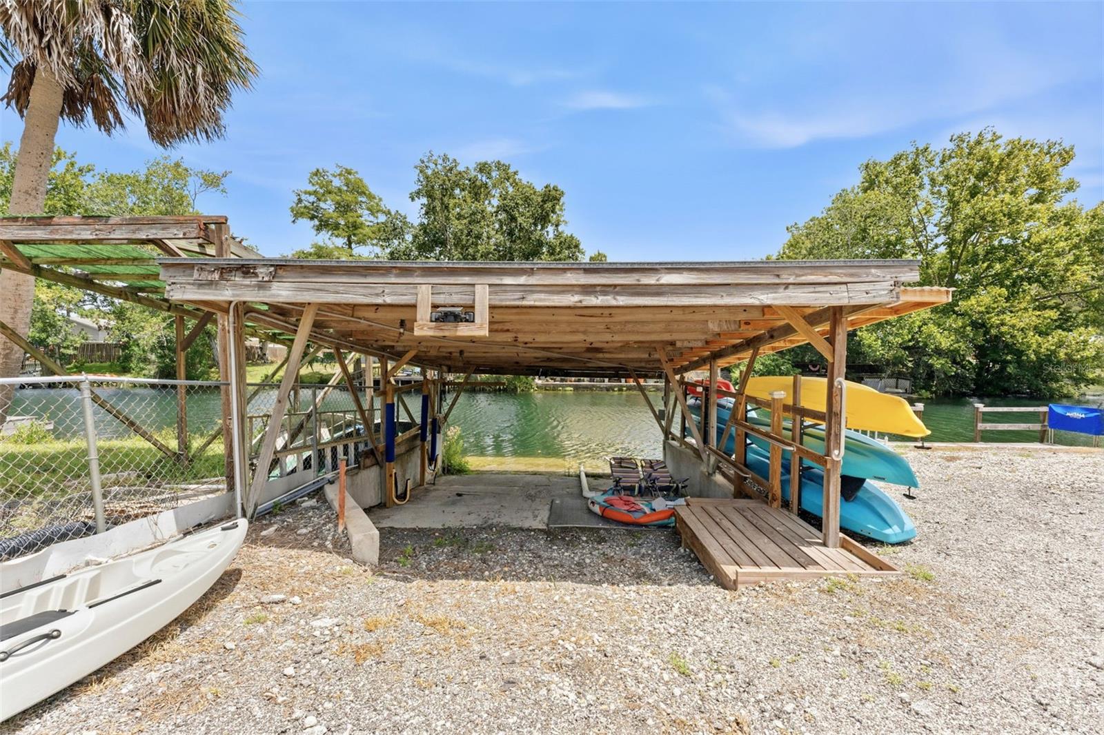 WEEKI WACHEE RIVER RETREATS - Residential