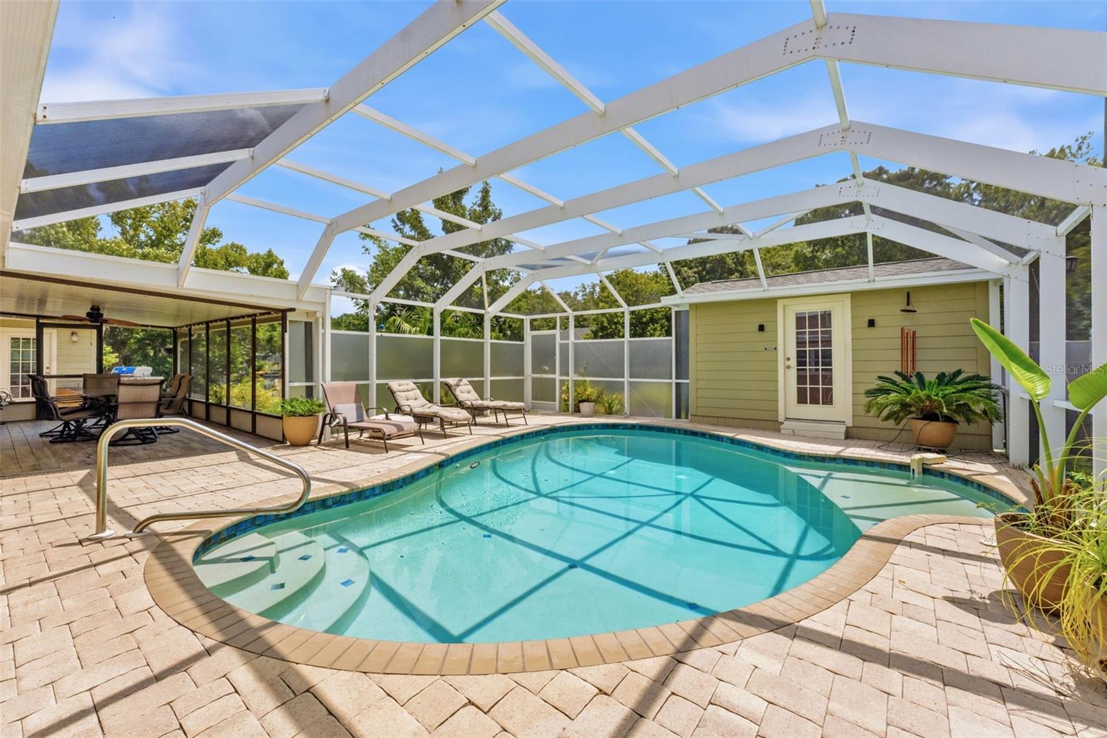 WEEKI WACHEE RIVER RETREATS - Residential