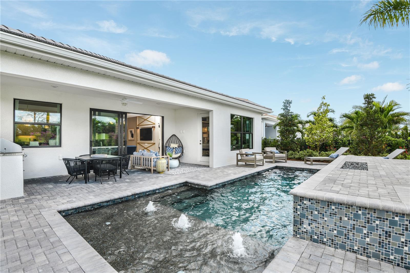 CRESSWIND LAKE WOOD RANCH - Residential