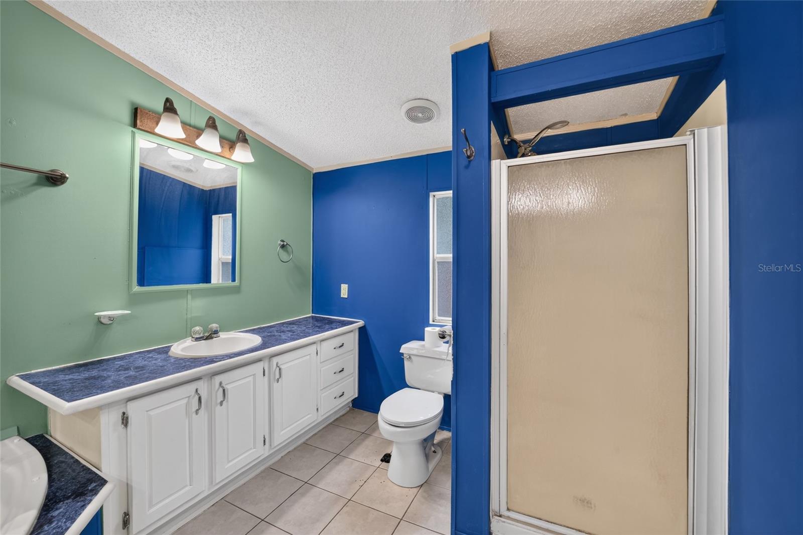 BELLEVIEW HILLS ESTATE - Residential