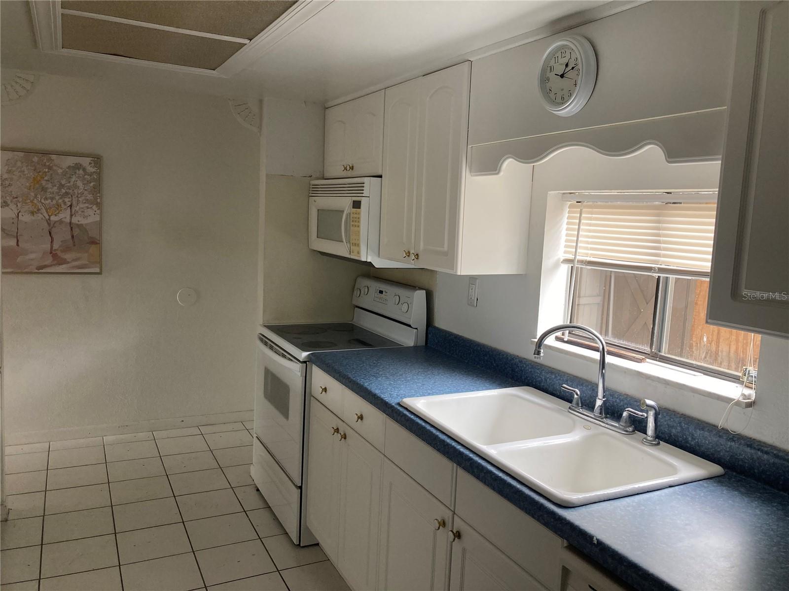 MEADOWOOD CONDOMINIUM VILLAGE THREE - Residential
