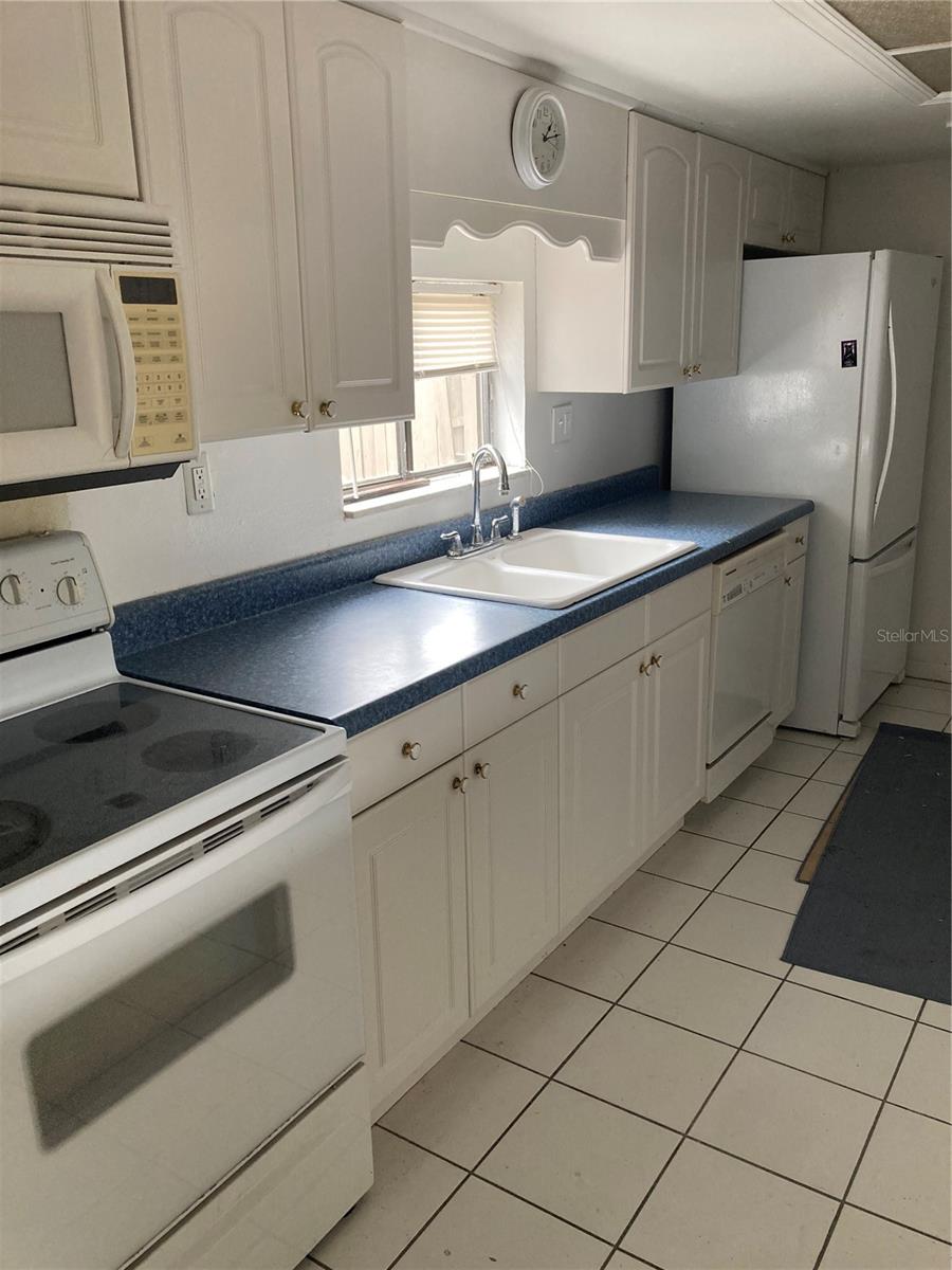 MEADOWOOD CONDOMINIUM VILLAGE THREE - Residential