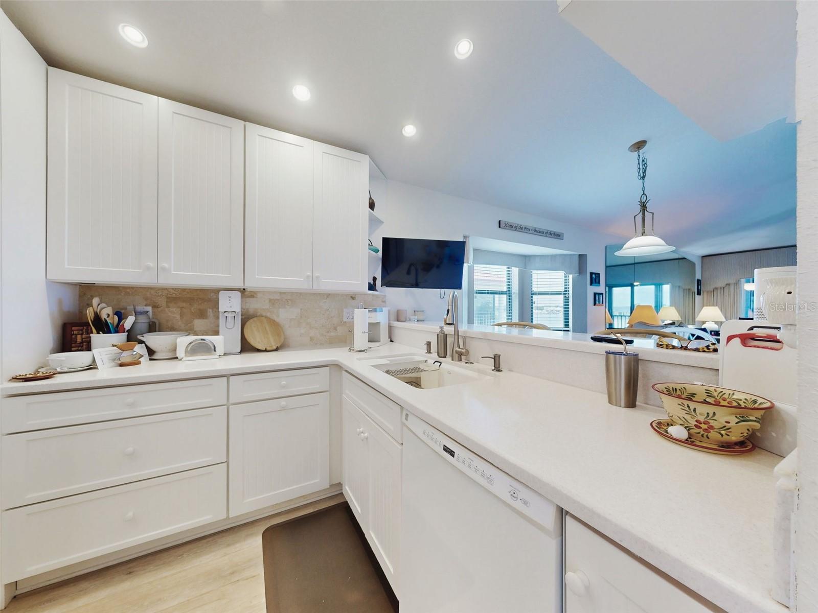 BOUCHELLE ISLAND CONDO - Residential