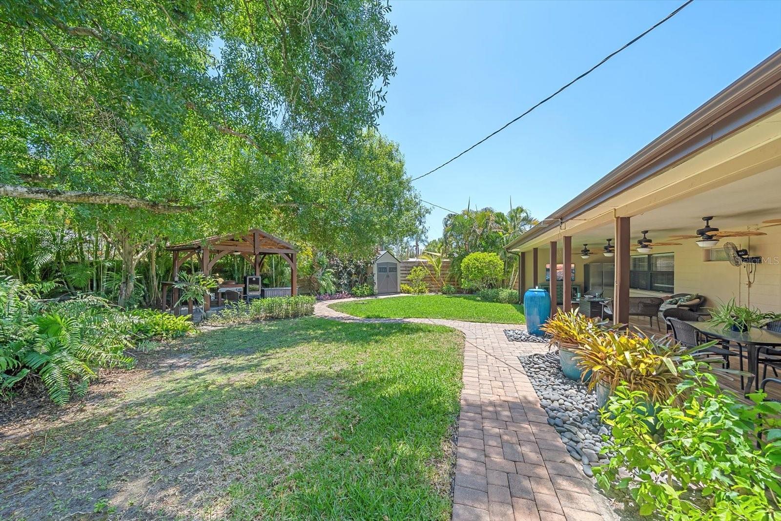 SOUTH GATE - Residential