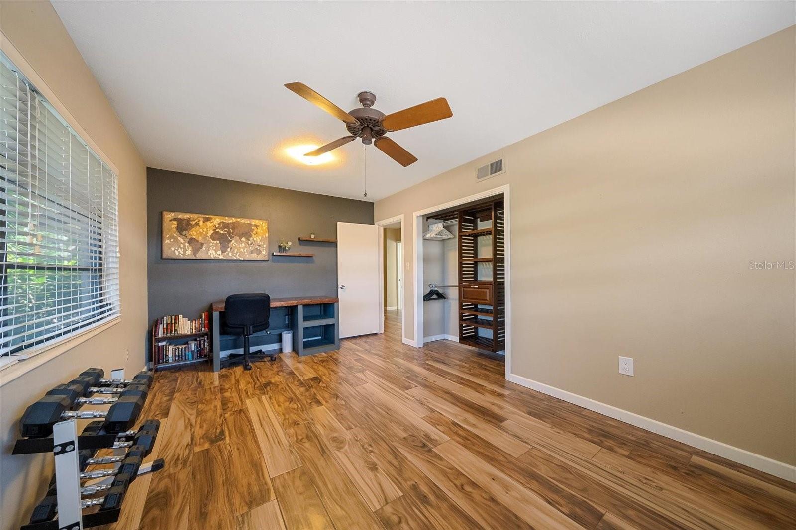 SOUTH GATE - Residential