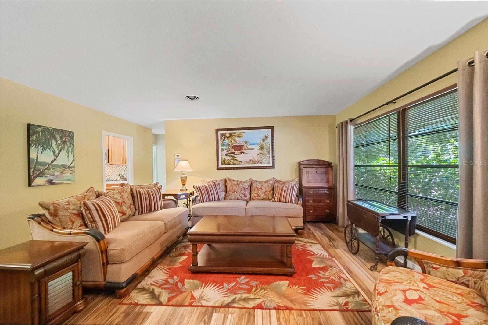 SOUTH GATE - Residential