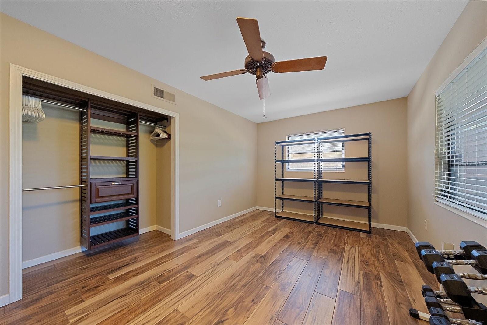 SOUTH GATE - Residential