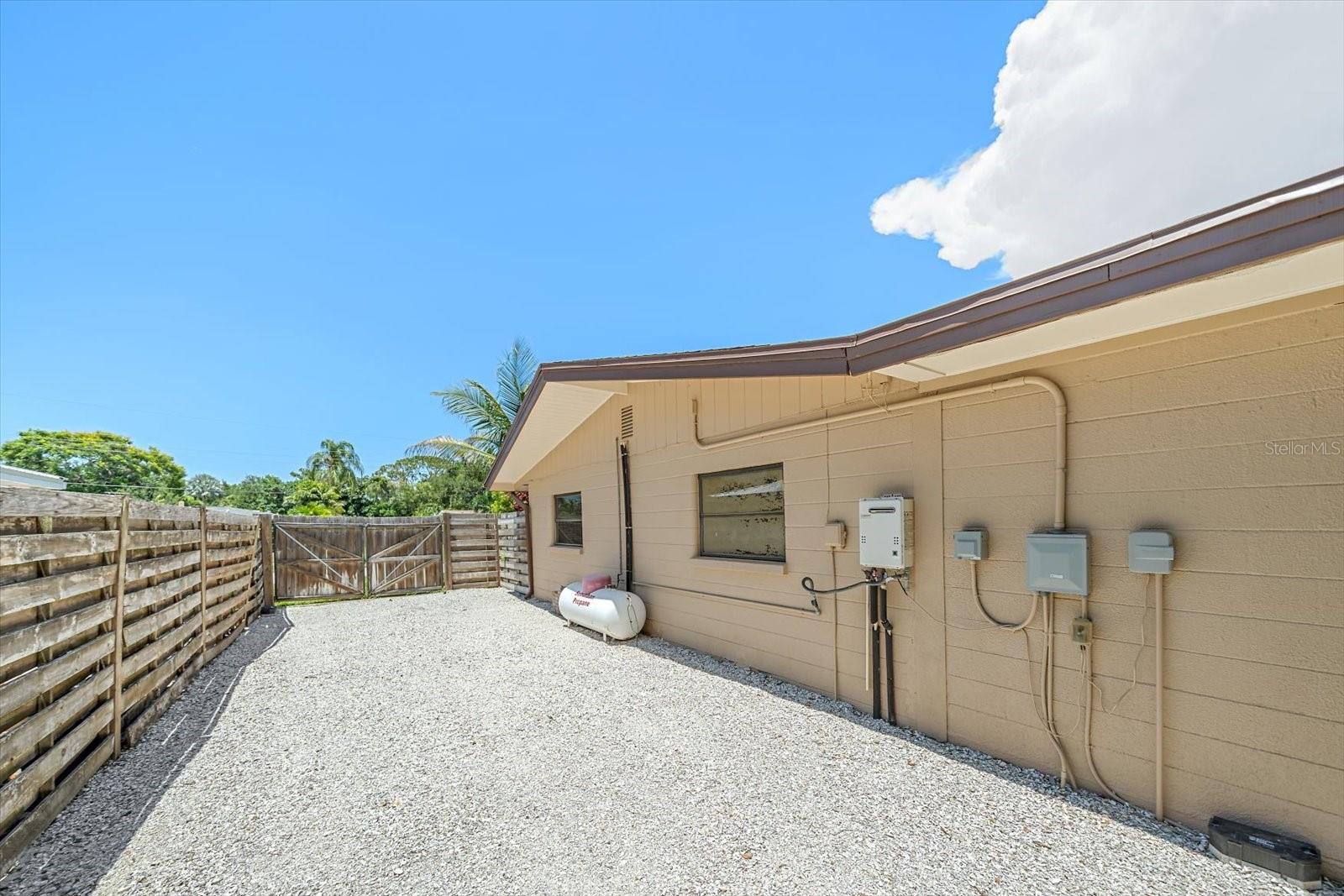 SOUTH GATE - Residential