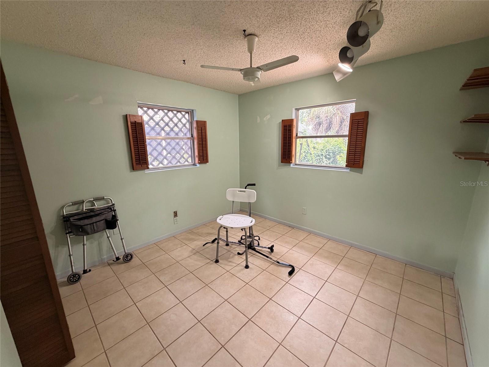 GULF BREEZE ESTATES - Residential
