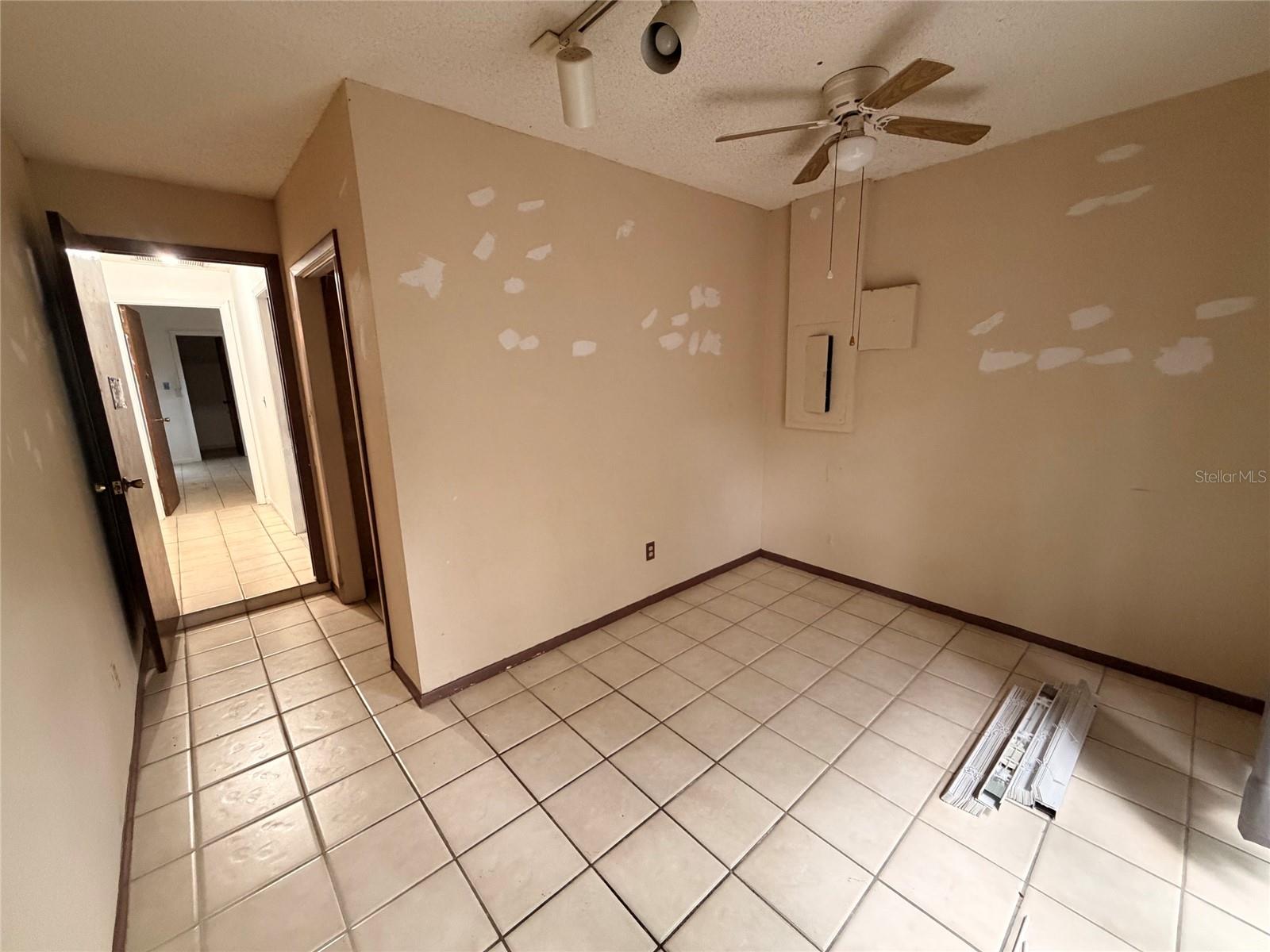 GULF BREEZE ESTATES - Residential