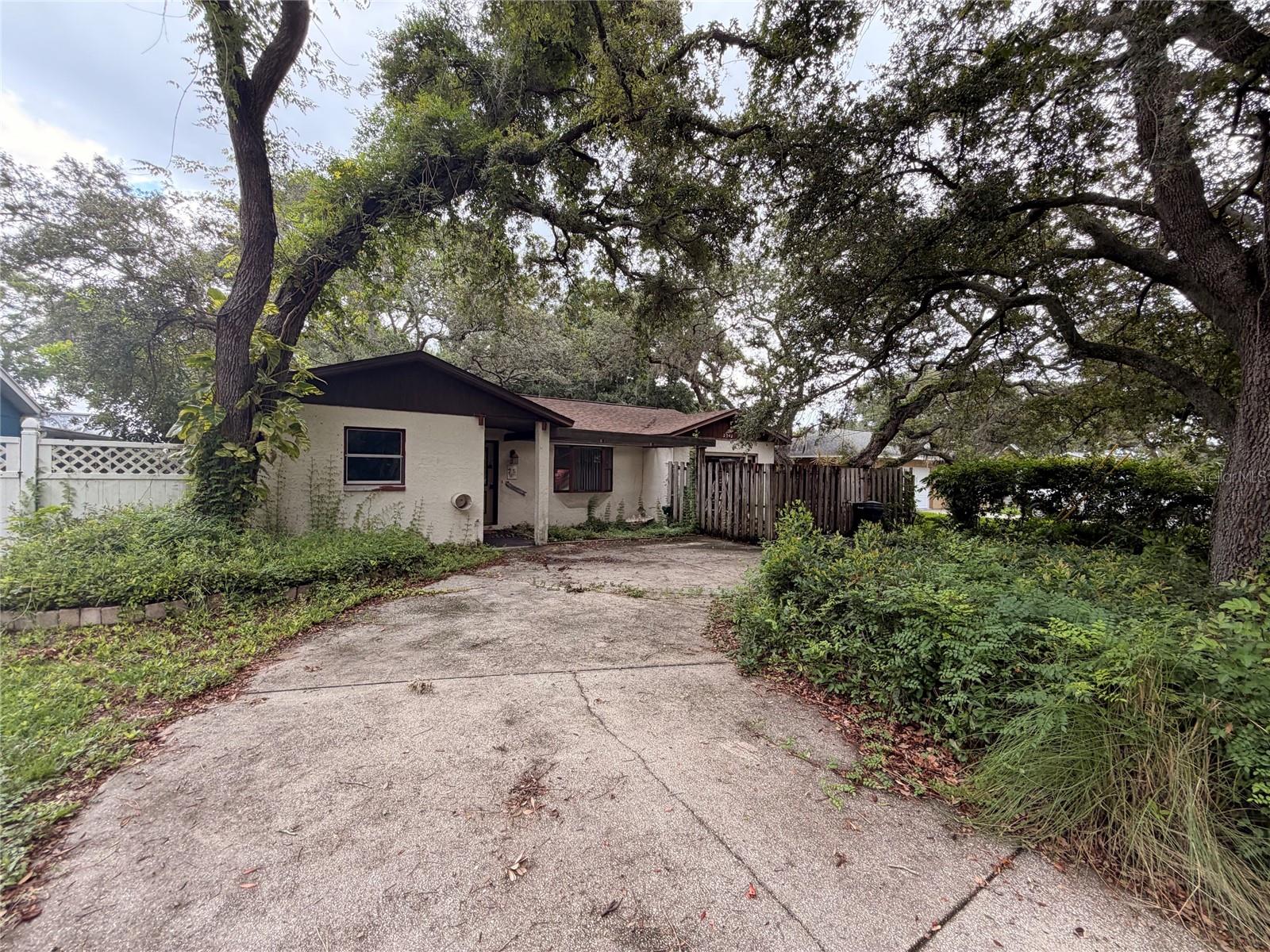 GULF BREEZE ESTATES - Residential