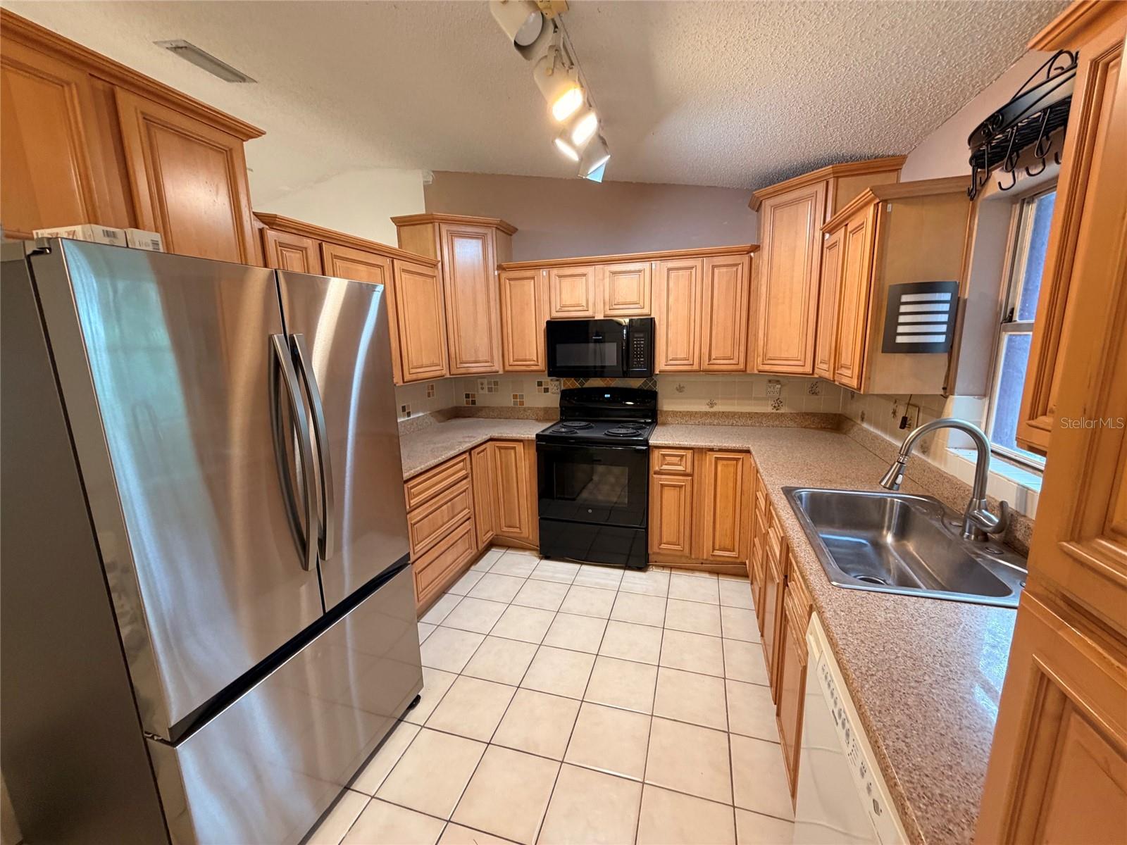 GULF BREEZE ESTATES - Residential