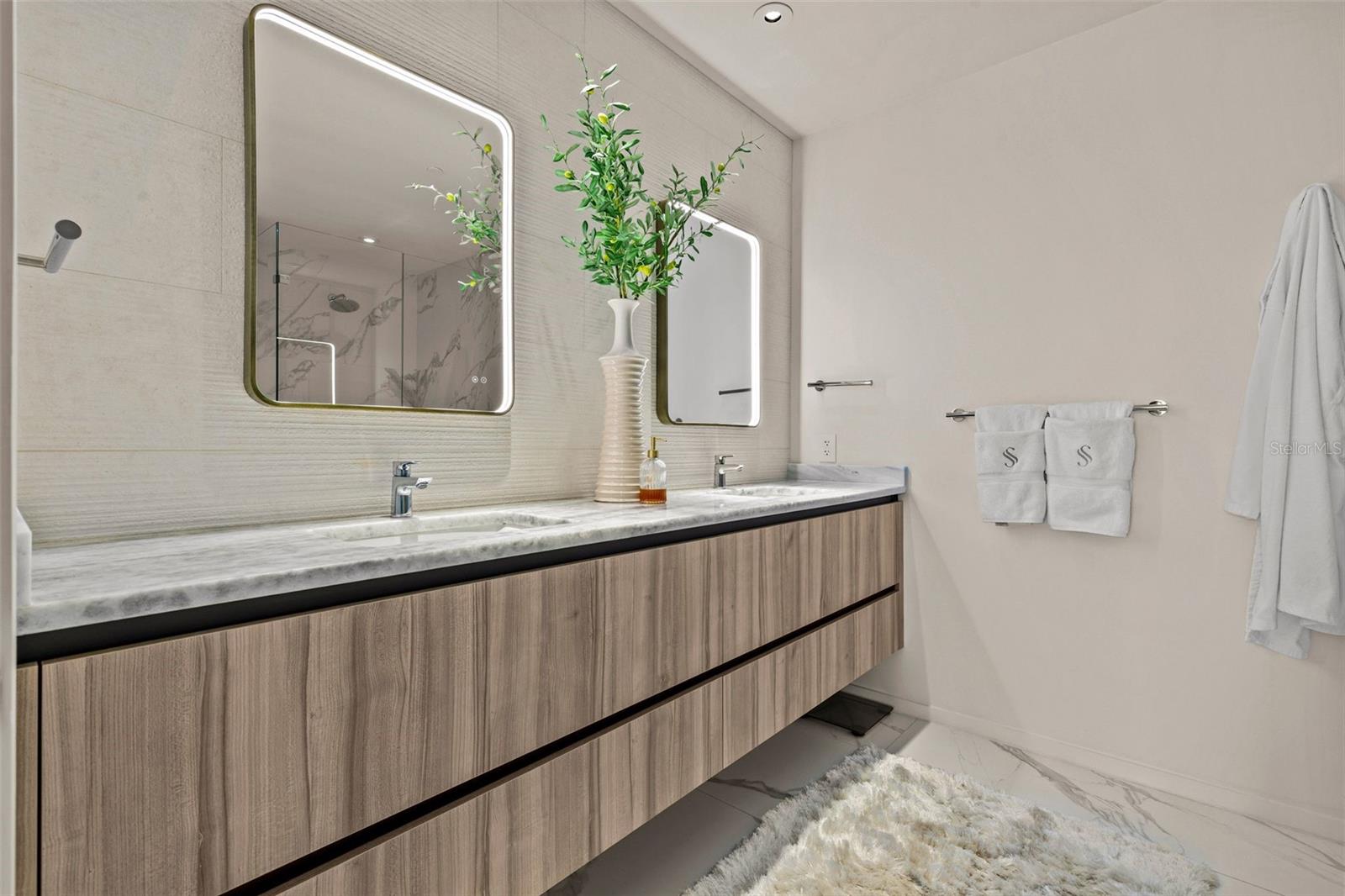 SERENA BY THE SEA CONDO - Residential