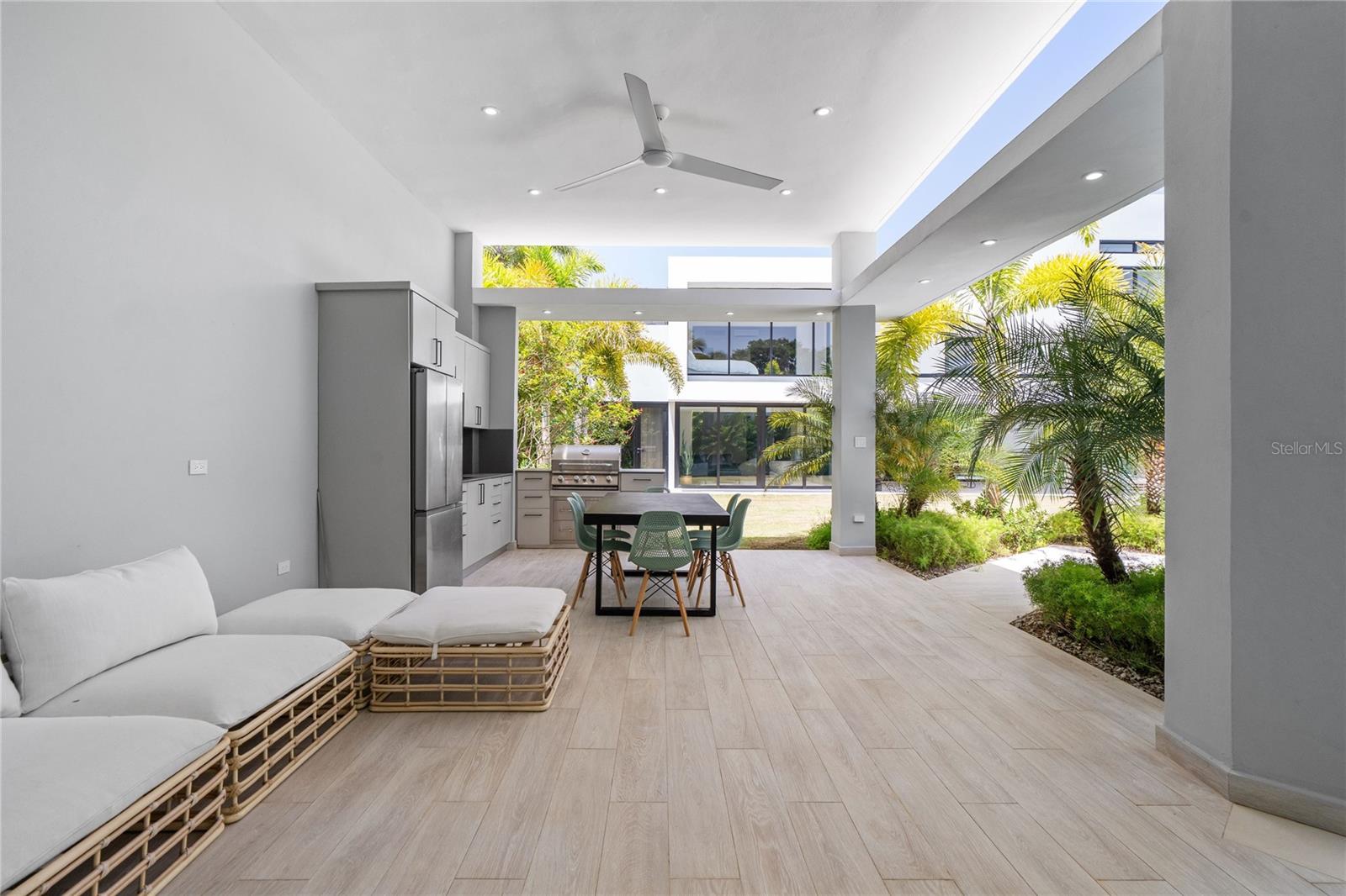 DORADO BEACH EAST - Residential