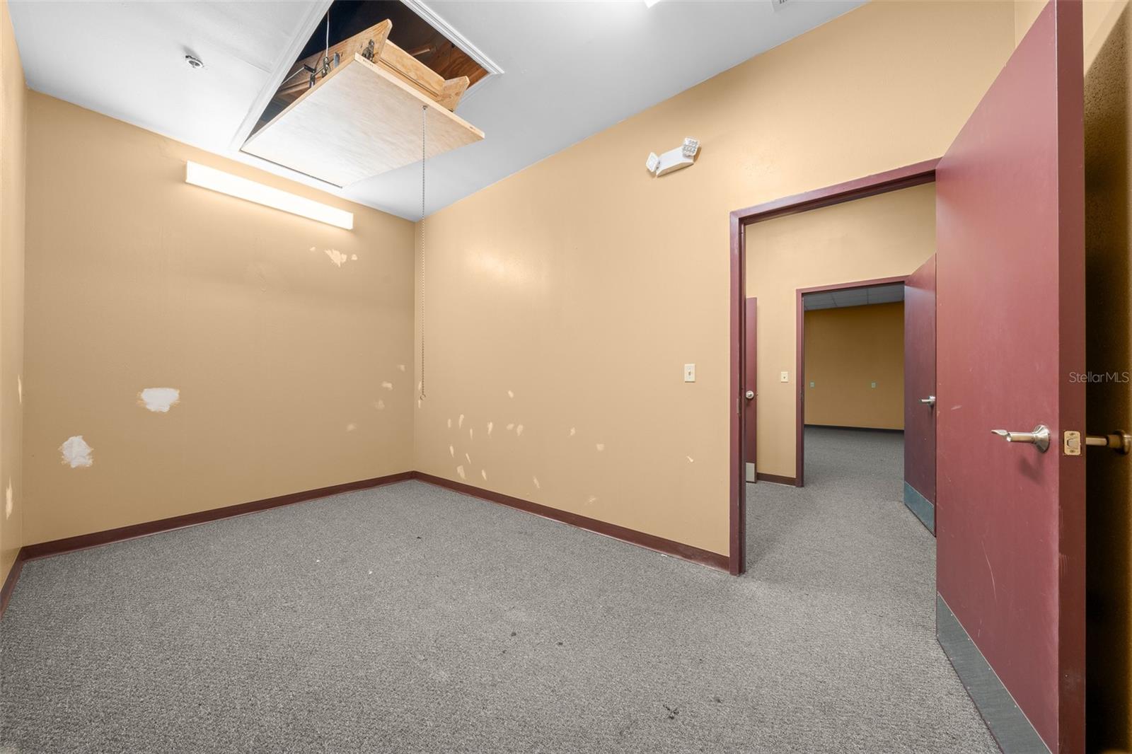 LEESBURG BLANMAY - Commercial Sale