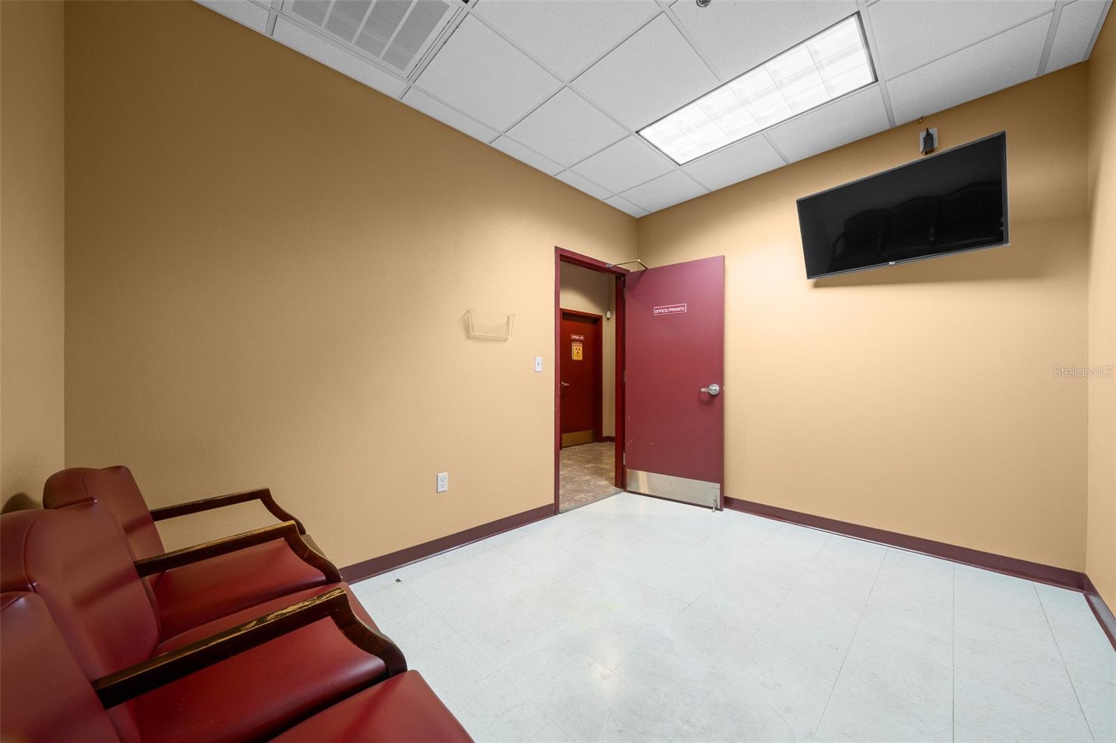 LEESBURG BLANMAY - Commercial Sale