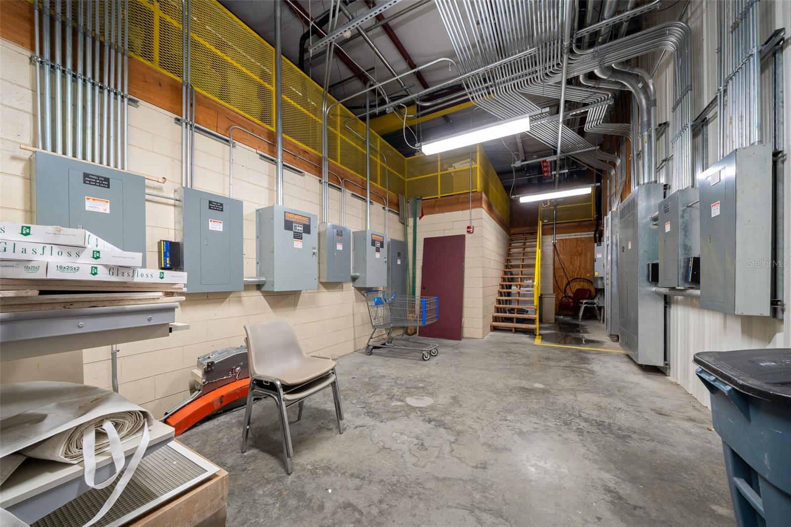 LEESBURG BLANMAY - Commercial Sale