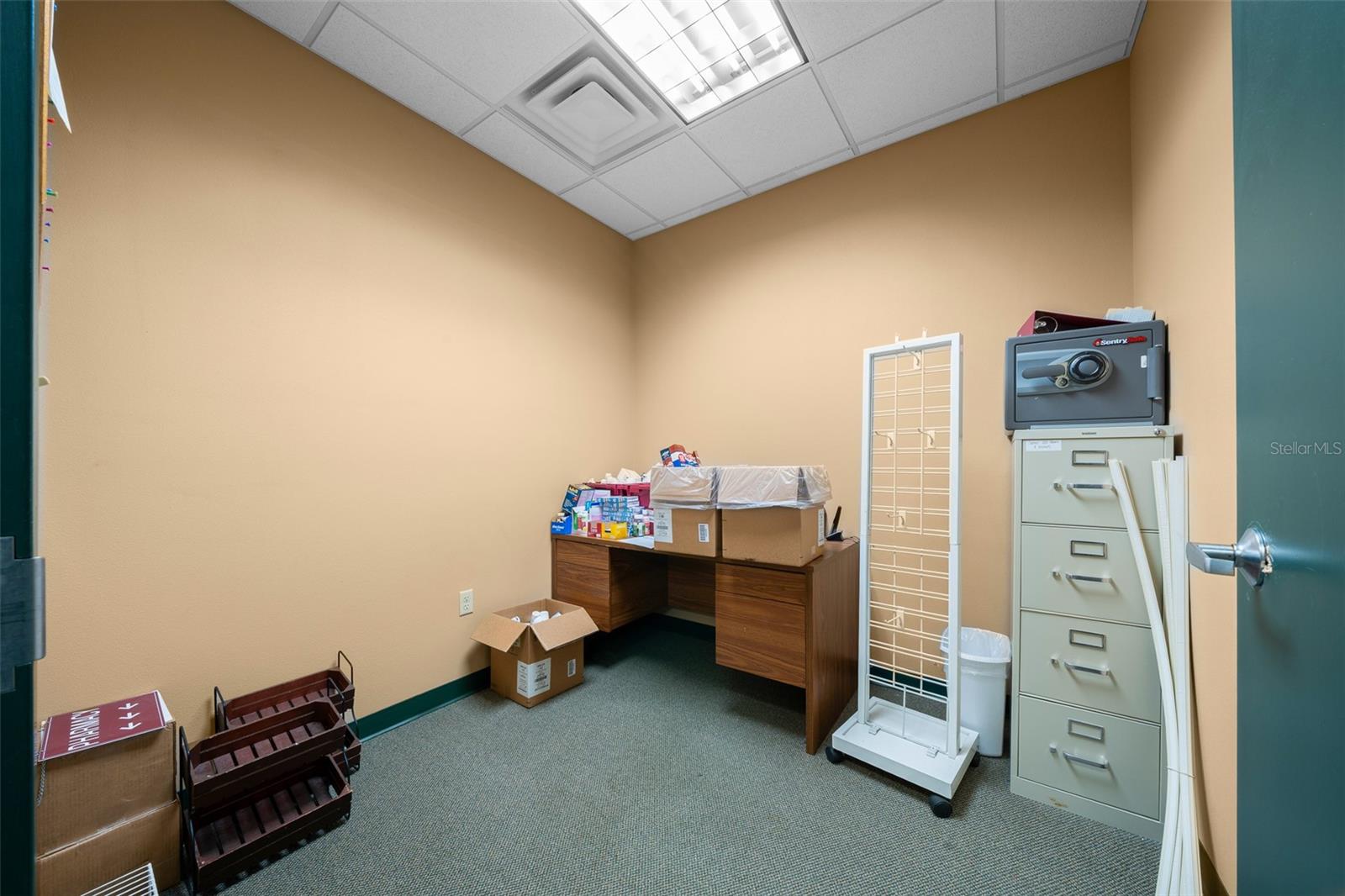 LEESBURG BLANMAY - Commercial Sale