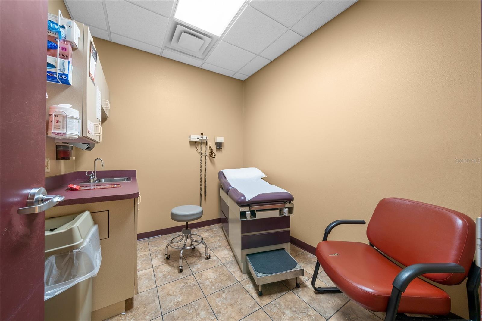 LEESBURG BLANMAY - Commercial Sale
