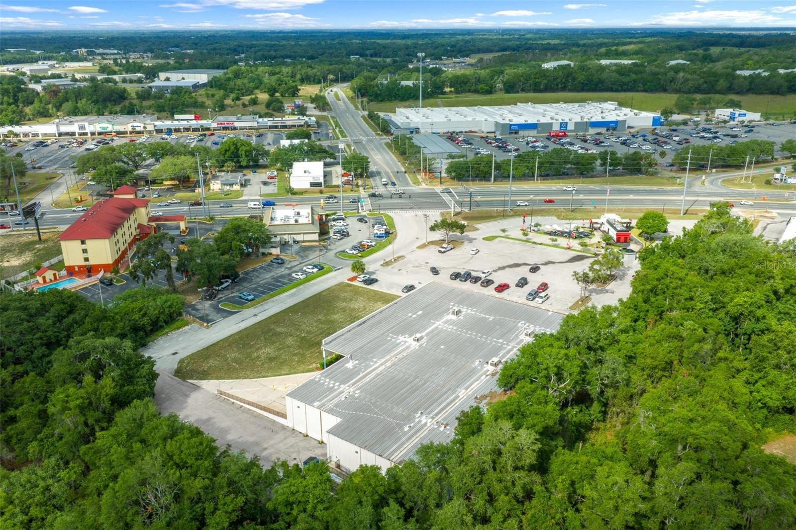 LEESBURG BLANMAY - Commercial Sale