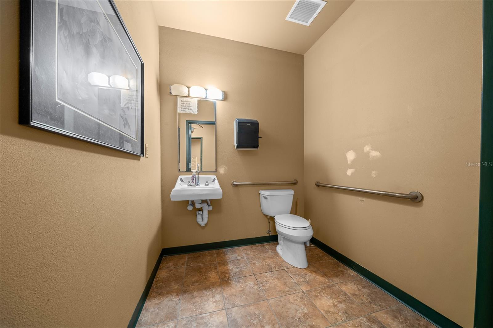 LEESBURG BLANMAY - Commercial Sale