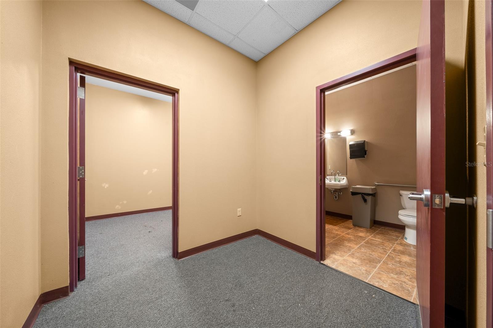 LEESBURG BLANMAY - Commercial Sale