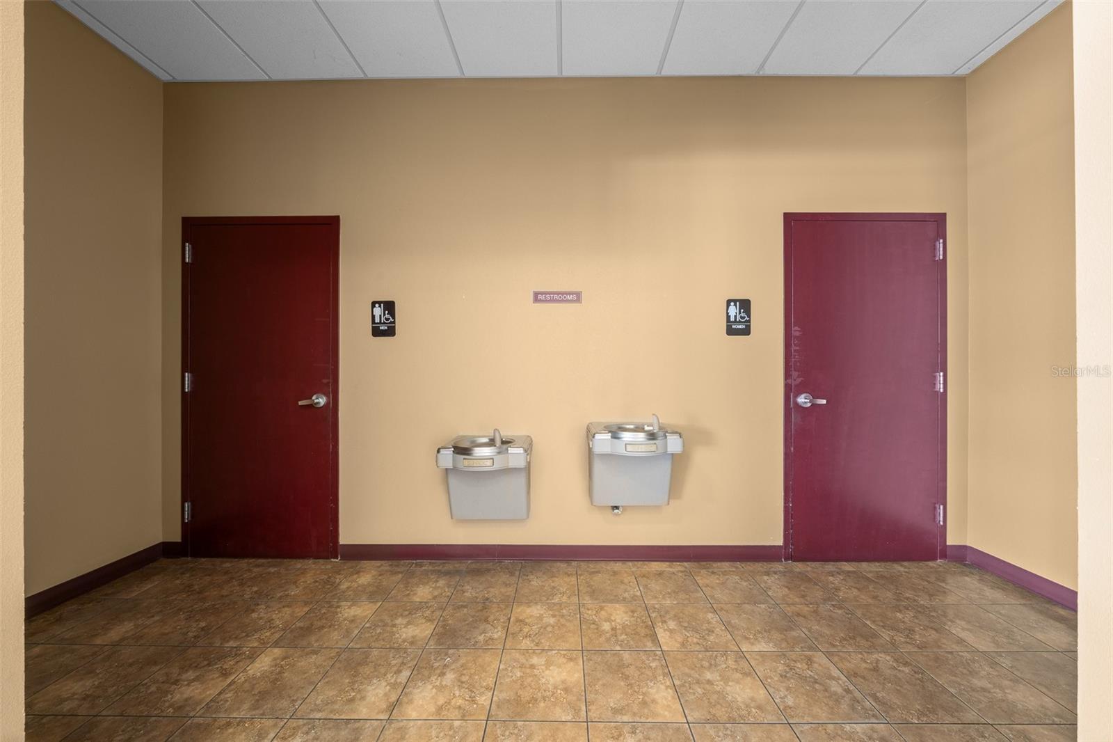 LEESBURG BLANMAY - Commercial Sale