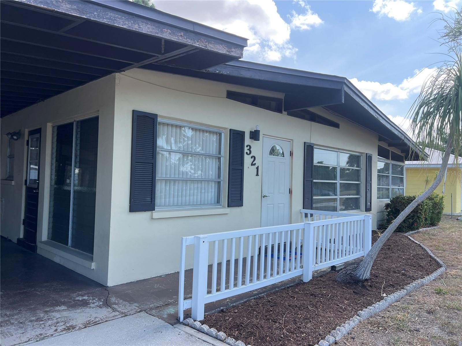 BEACH MANOR - Residential