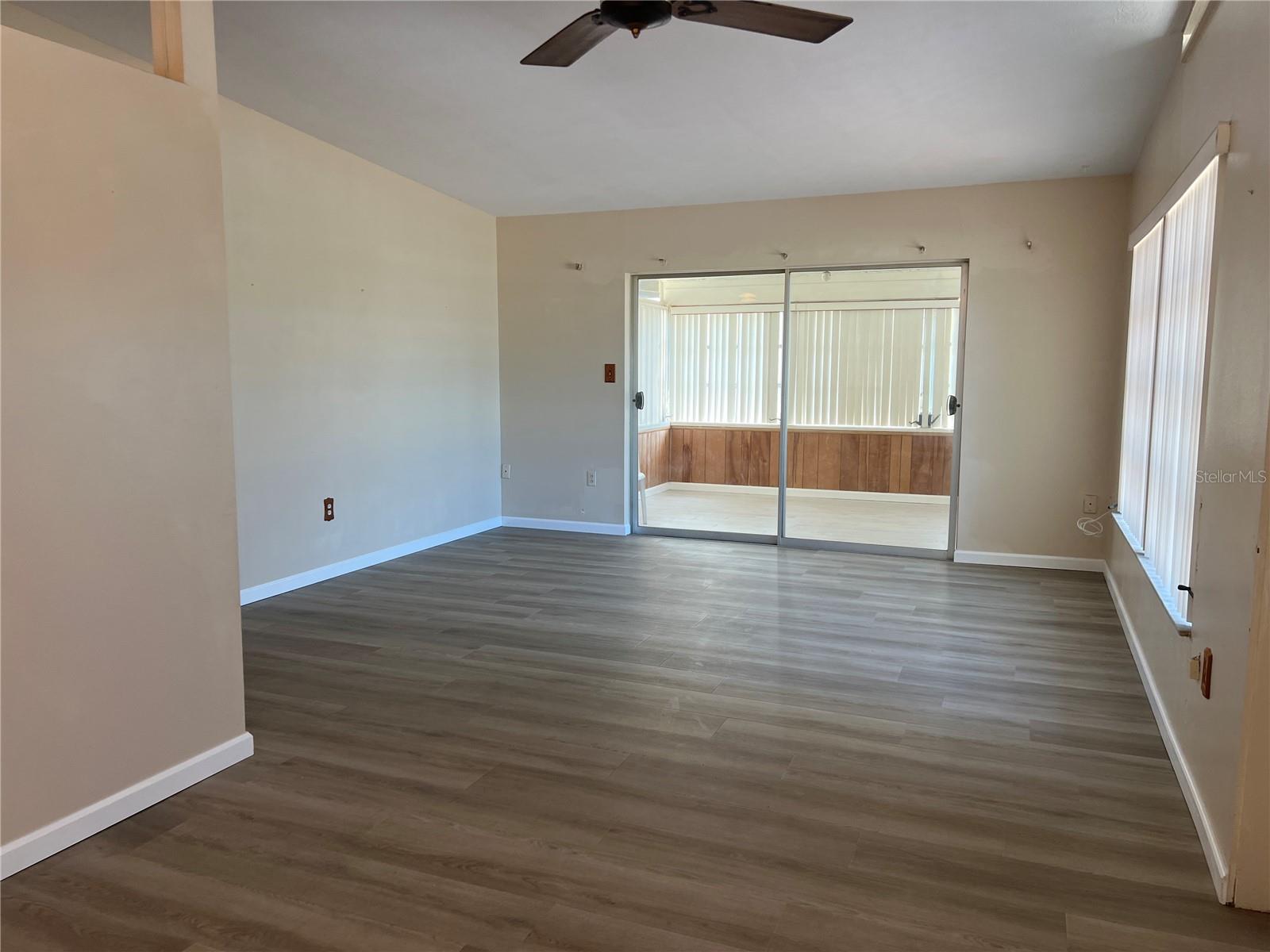 BEACH MANOR - Residential