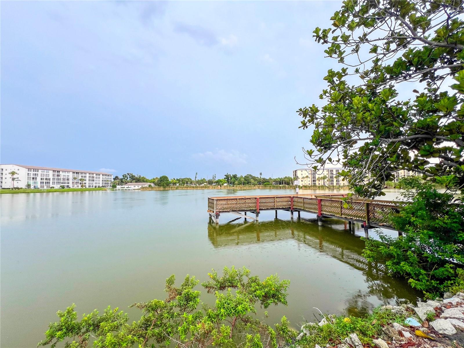 BAYSHORE ON THE LAKE APTS SEC 1 - Residential