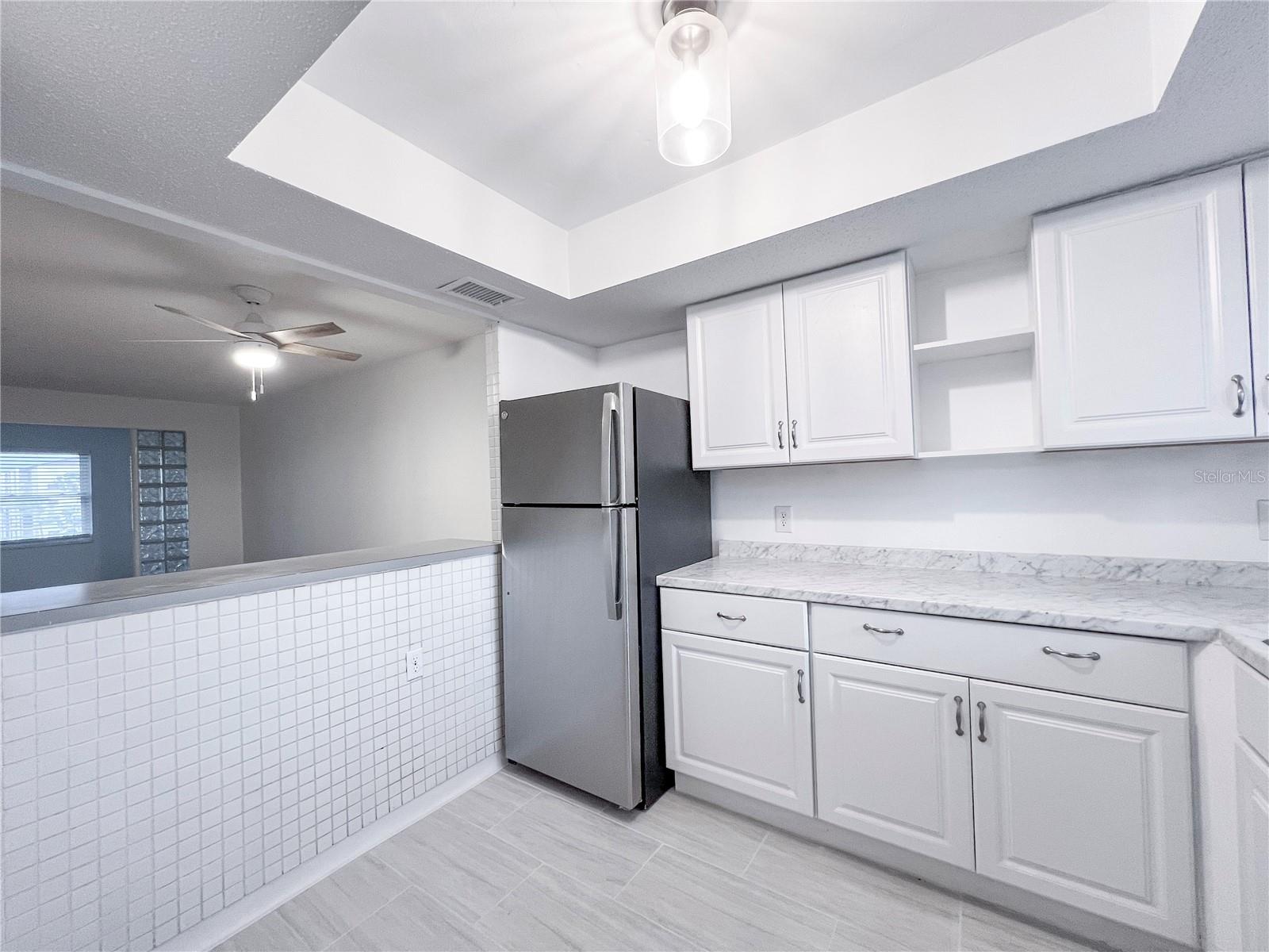 BAYSHORE ON THE LAKE APTS SEC 1 - Residential